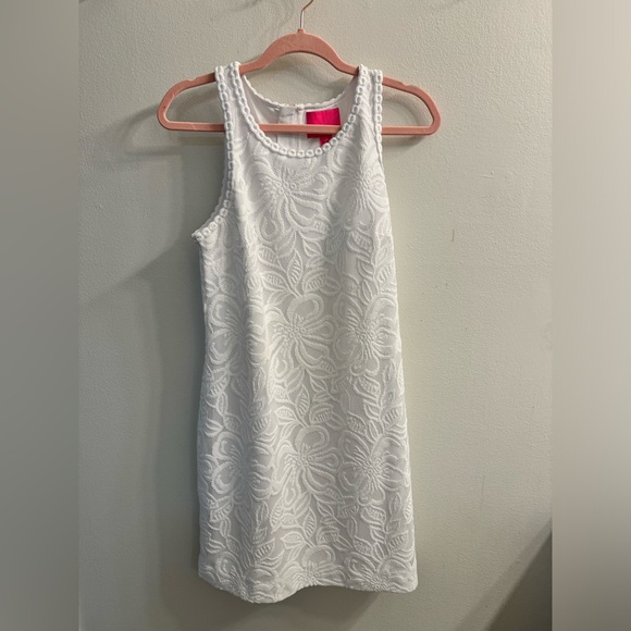 Lilly Pulitzer Dresses & Skirts - The perfect summer dress! Lily! In white! Size M - excellent used condition!